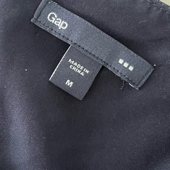 GAP | M | Sequin Design - Picture 3 of 10